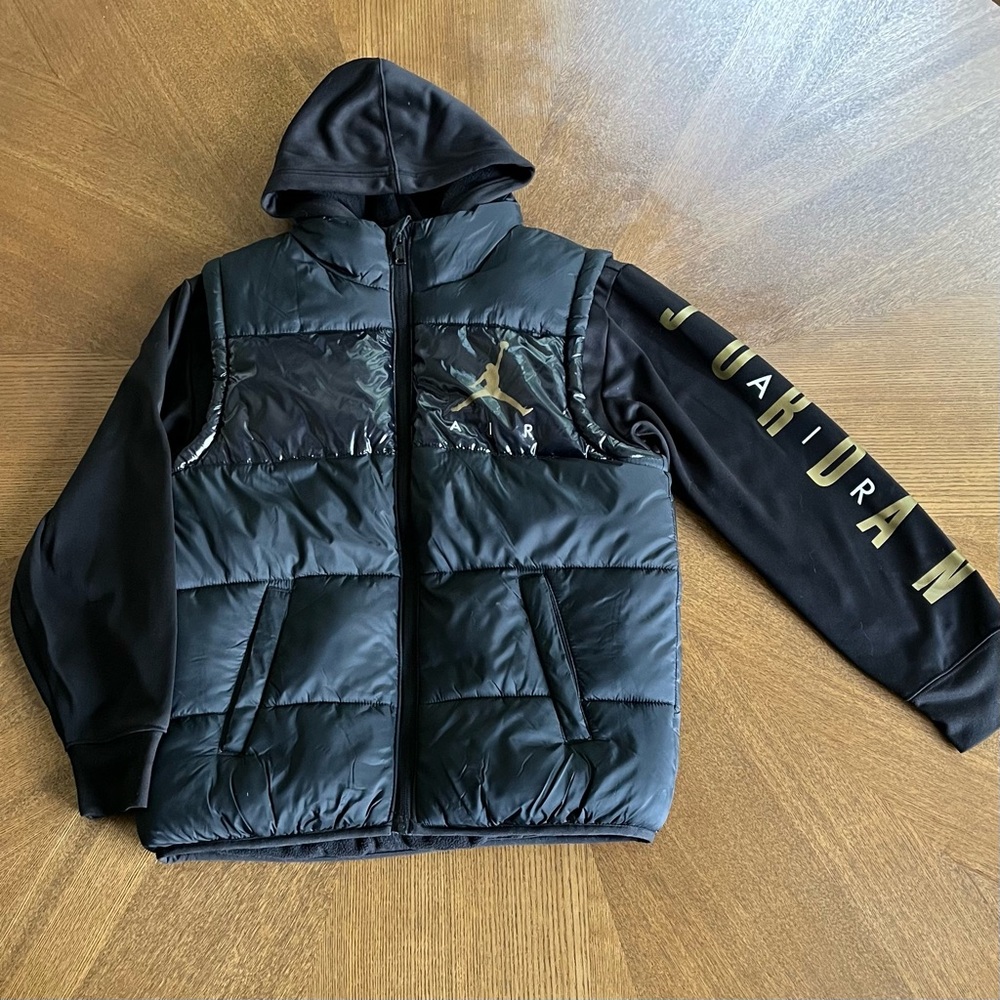 Air Jordan 2fer puffer Vest with Sweatshirt Boys M